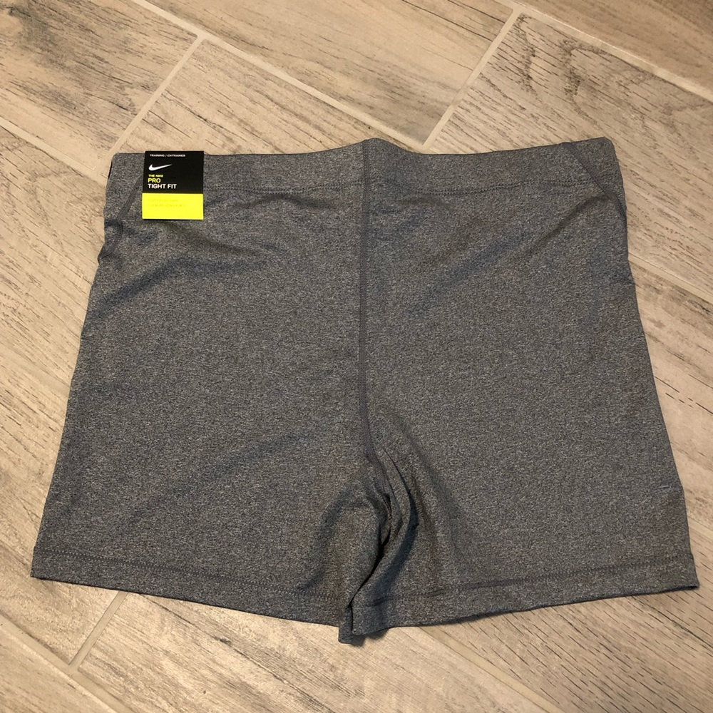 Nike Women’s Pro Shorts - Picture 5 of 8